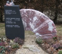 Zonneboog met steun Rode Parnon en zwart graniet